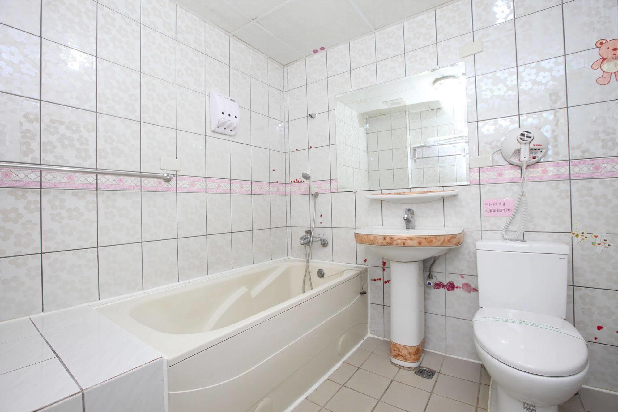 Hotel Fun House - Douliu Branch Extérieur photo
