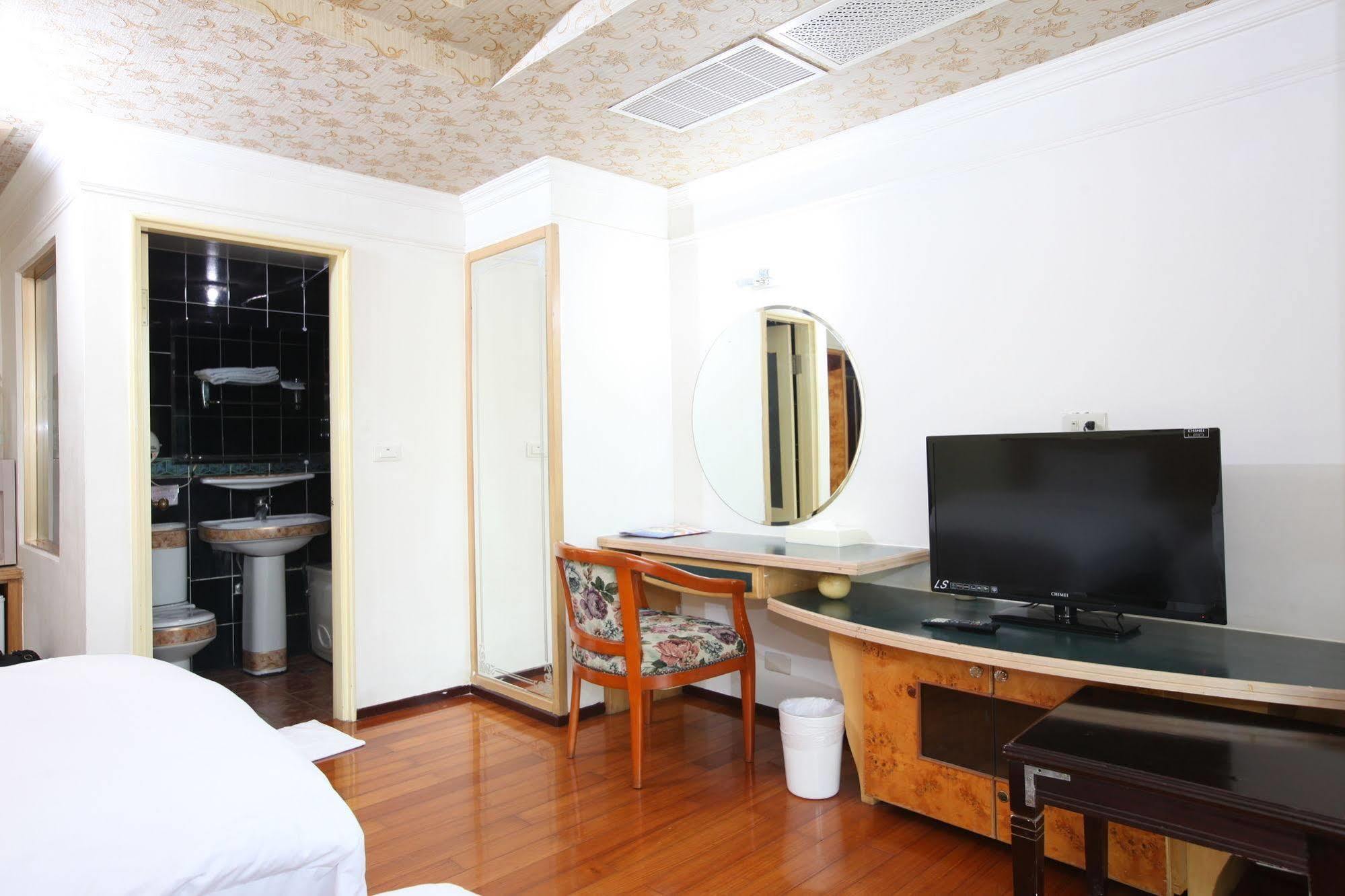 Hotel Fun House - Douliu Branch Extérieur photo
