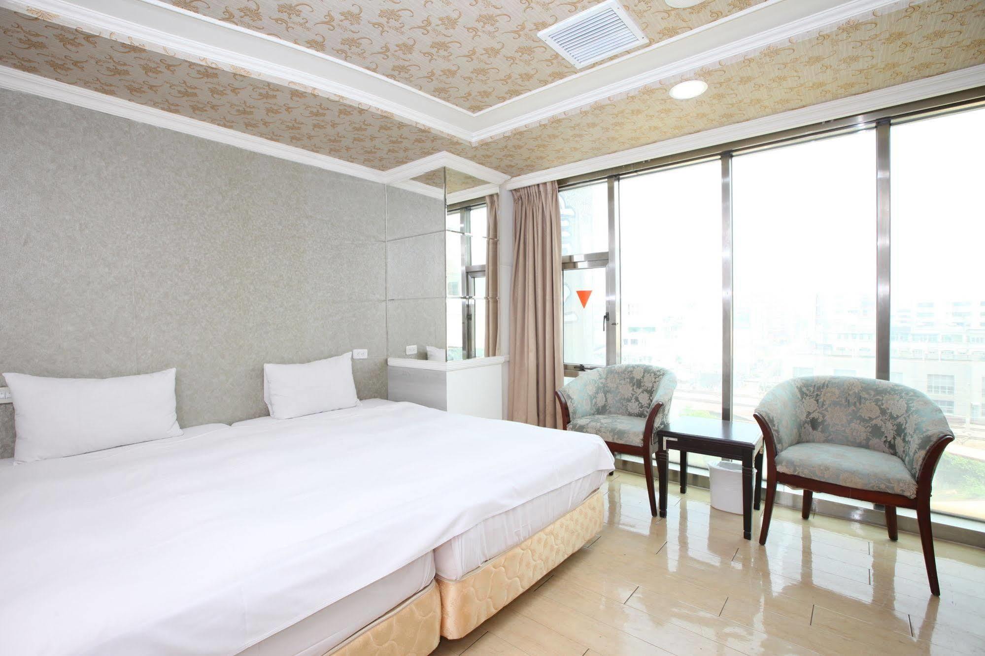 Hotel Fun House - Douliu Branch Extérieur photo