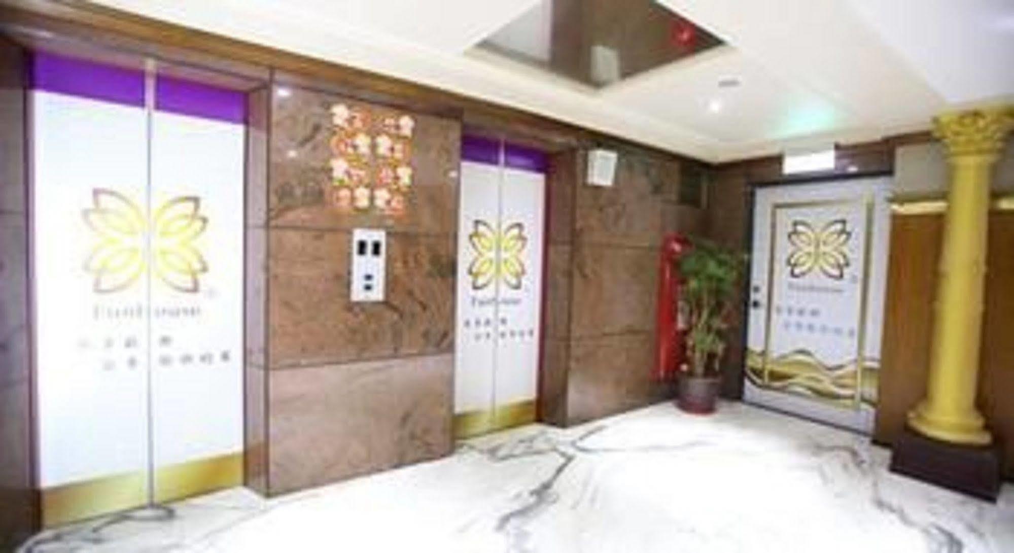 Hotel Fun House - Douliu Branch Extérieur photo